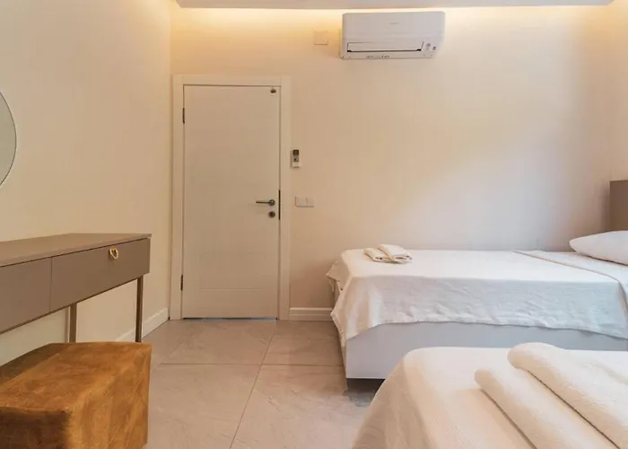 Akbel 4 Bedroom - 8394 *