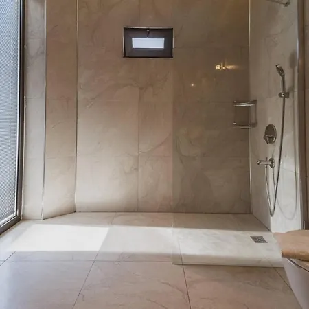 Akbel 4 Bedroom - 8394 Villa
