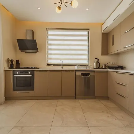 Villa Akbel 4 Bedroom - 8394 *